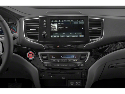 2019 Honda Pilot Touring w/Rear Captain's Chairs
