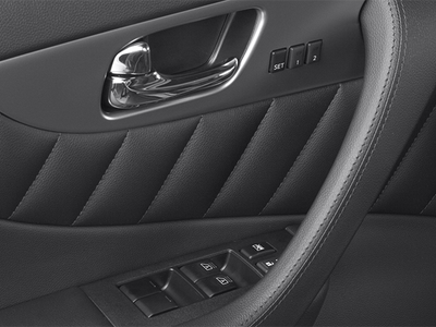 2014 INFINITI QX70 Base