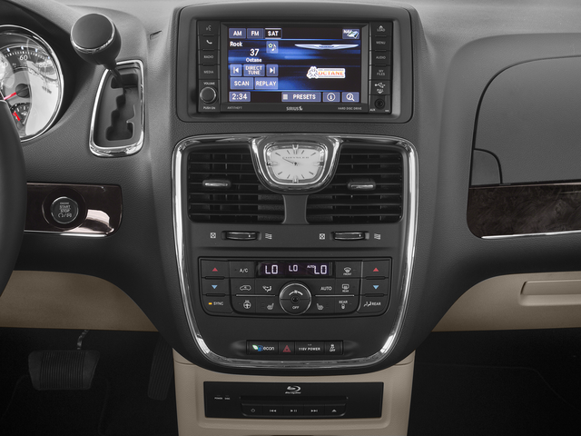 2016 Chrysler Town & Country Limited