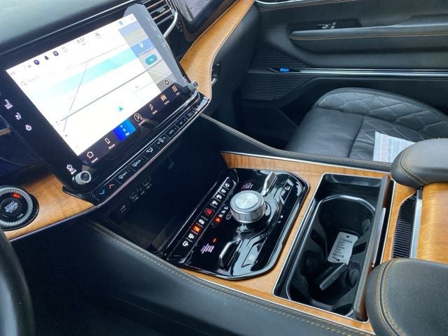 2022 Jeep Grand Wagoneer Series III