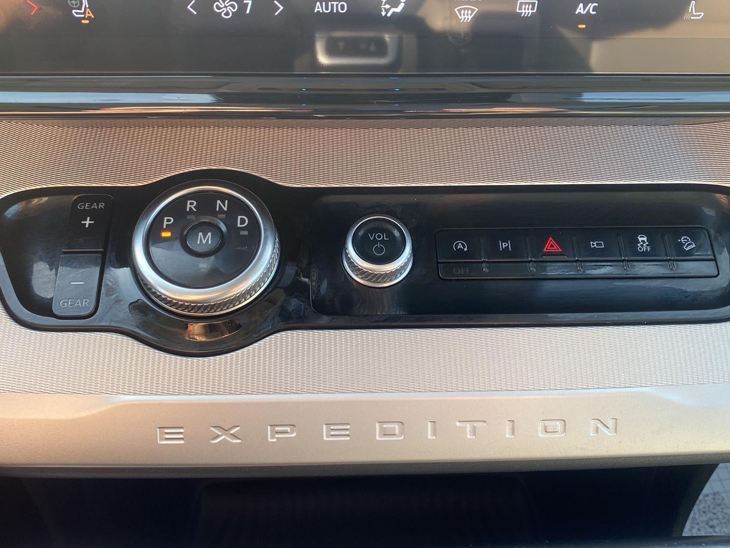2025 Ford EXPEDITION ACTIVE Base