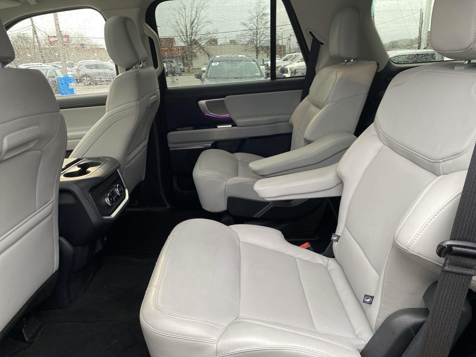 2025 Ford EXPEDITION Base