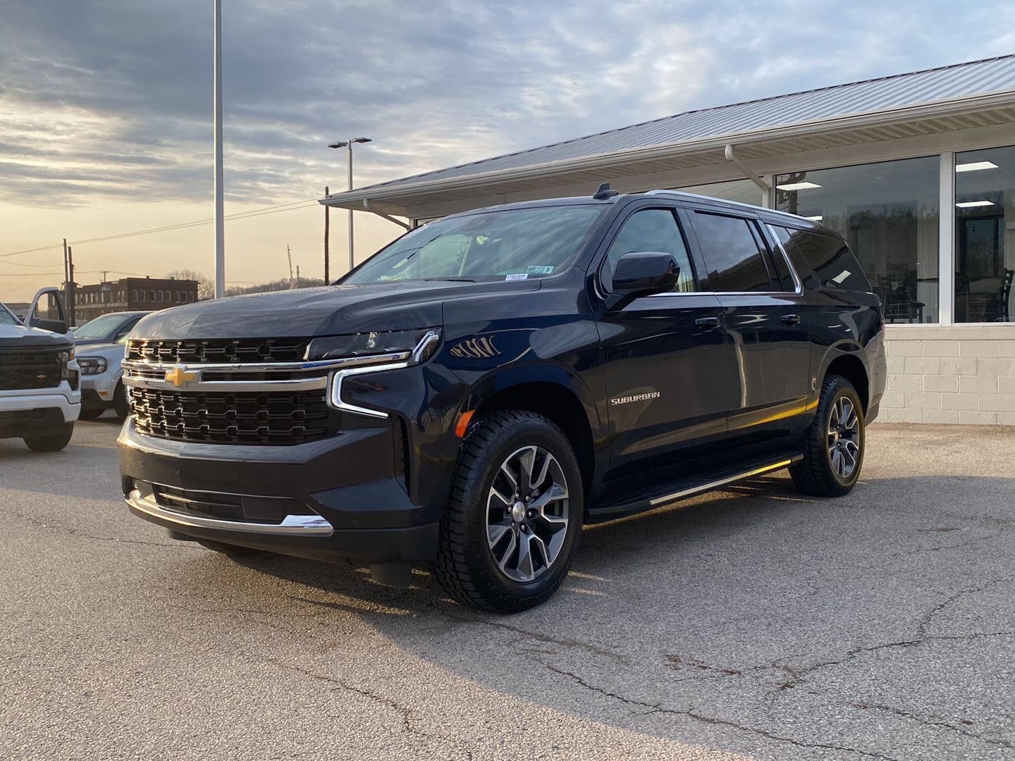 2023 Chevrolet Suburban LS