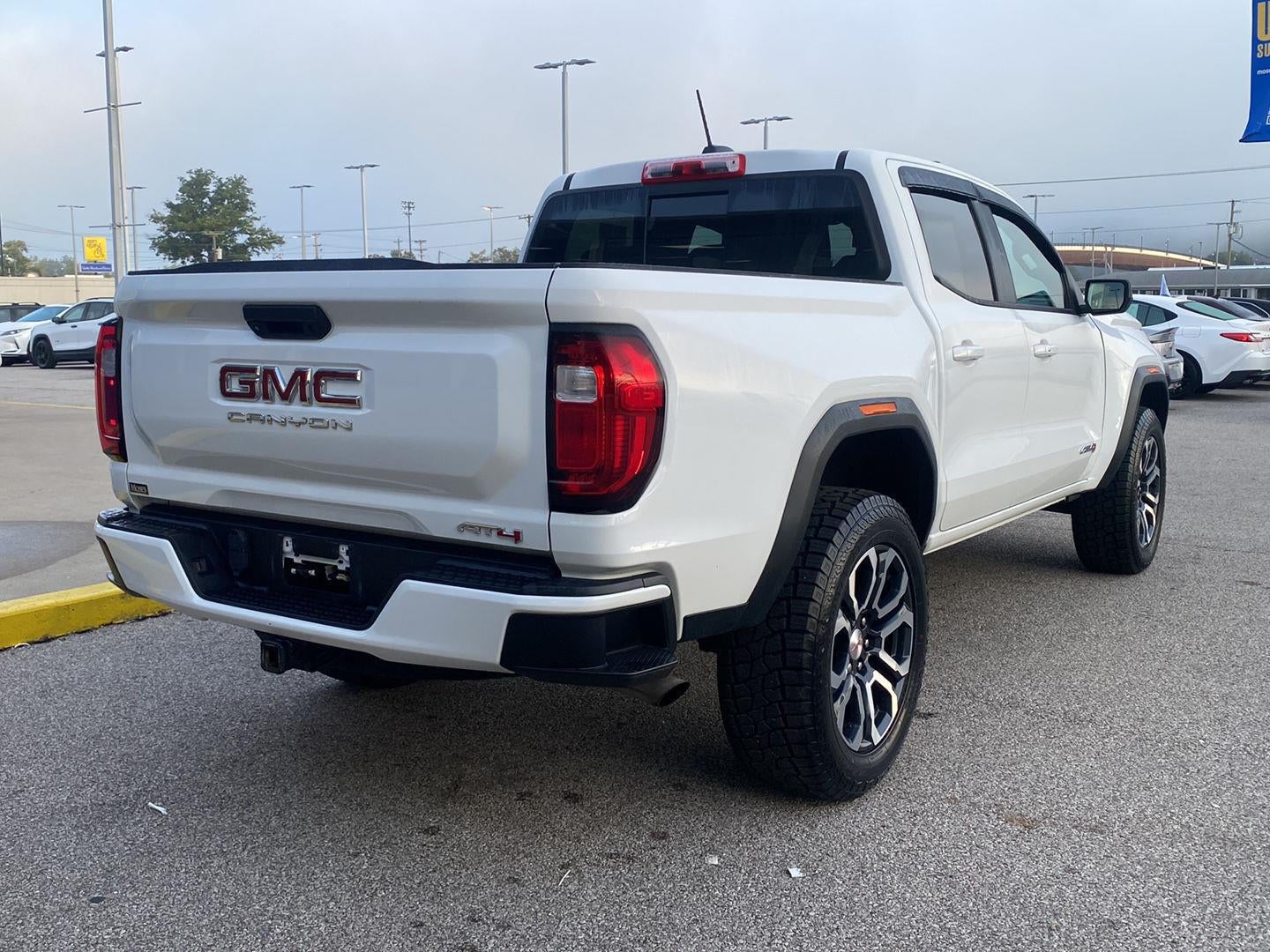 2023 GMC Canyon 4WD AT4