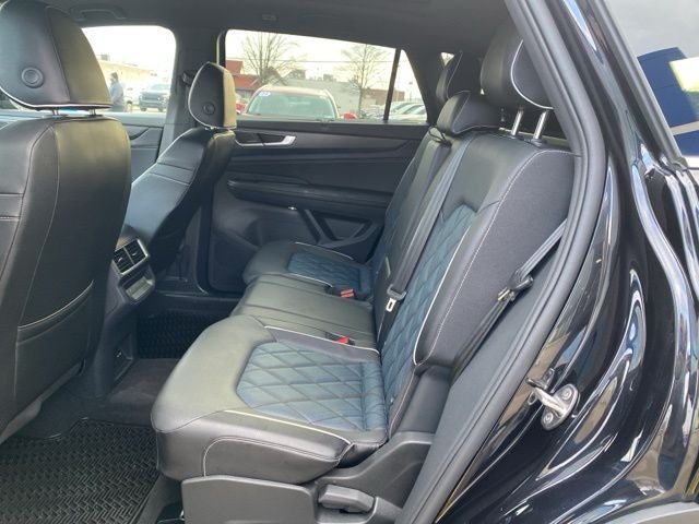 2024 Volkswagen Atlas Cross Sport 2.0T SEL Premium R-Line