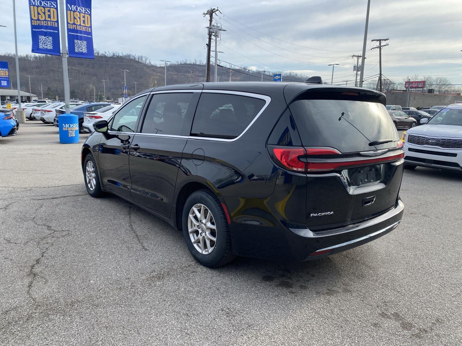 2025 Chrysler Pacifica Select