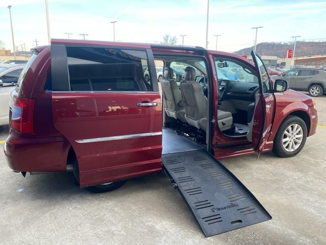2016 Chrysler Town & Country Limited