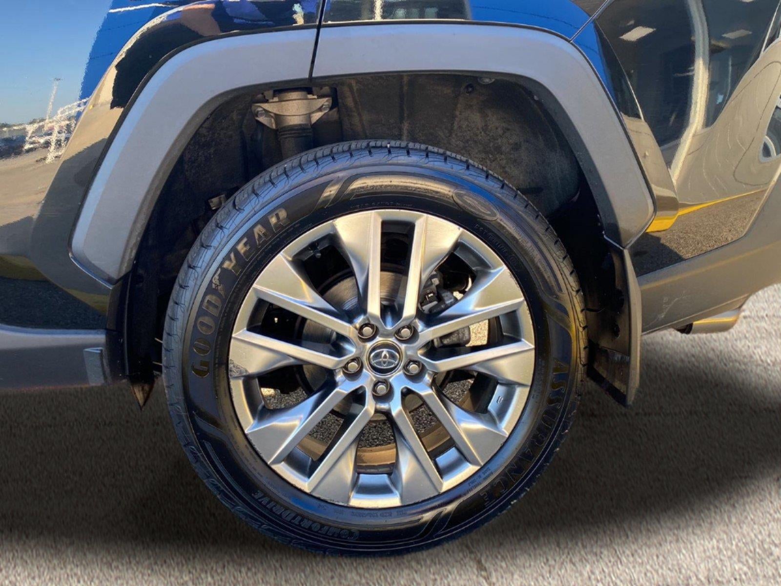 2020 Toyota RAV4 XLE Premium