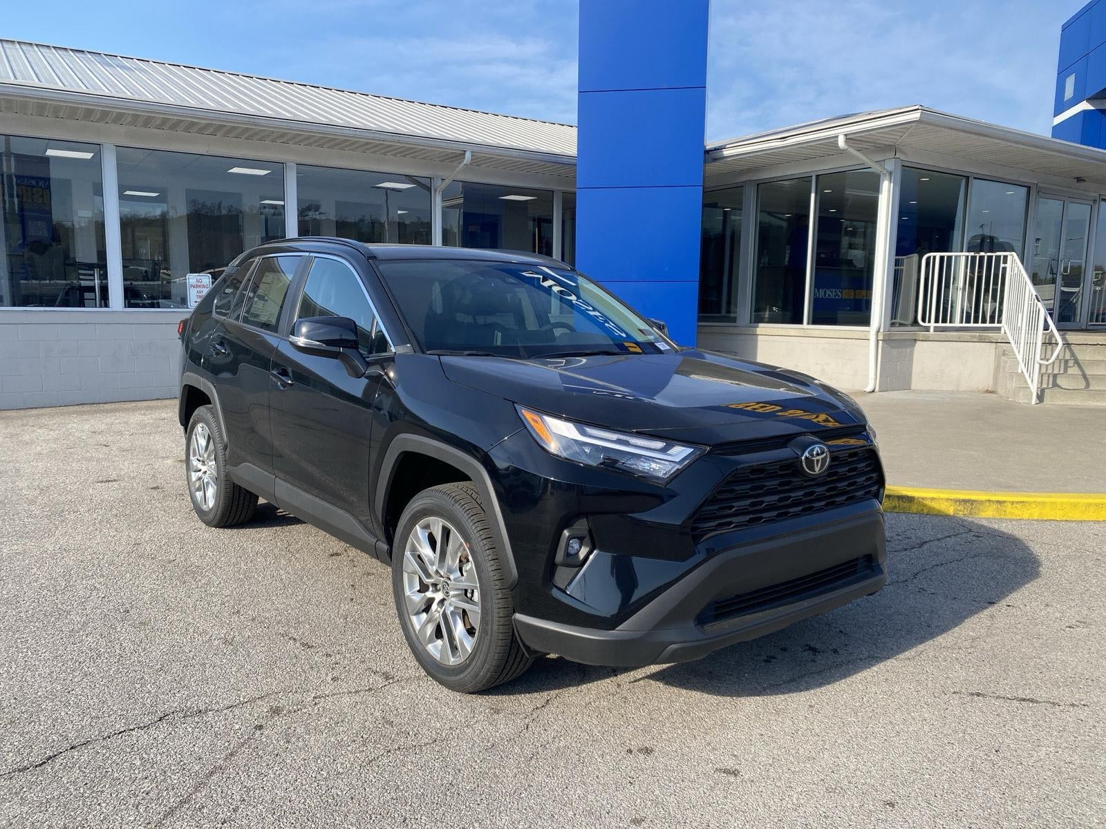 2025 Toyota RAV4 XLE Premium