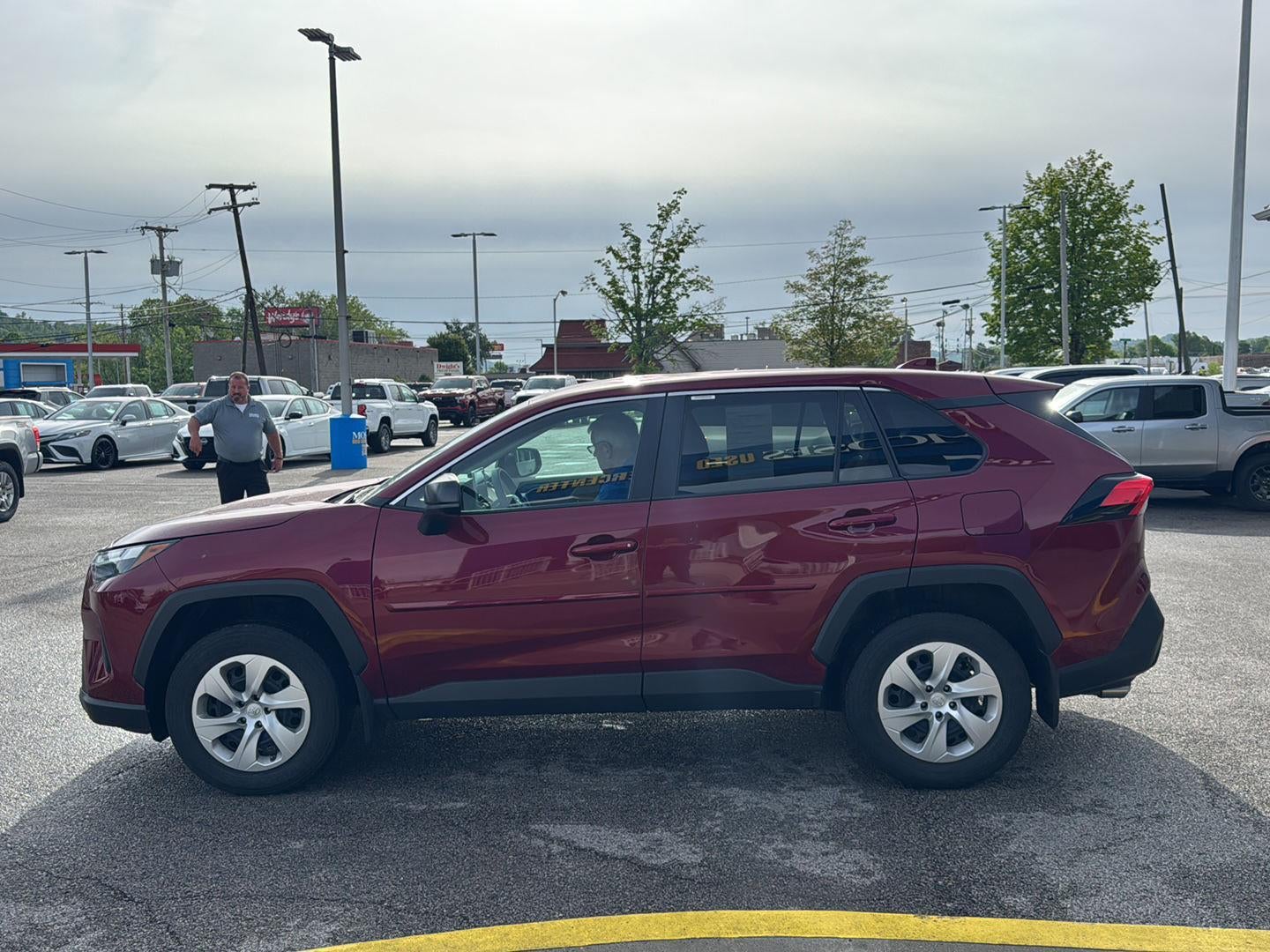 2024 Toyota RAV4 LE
