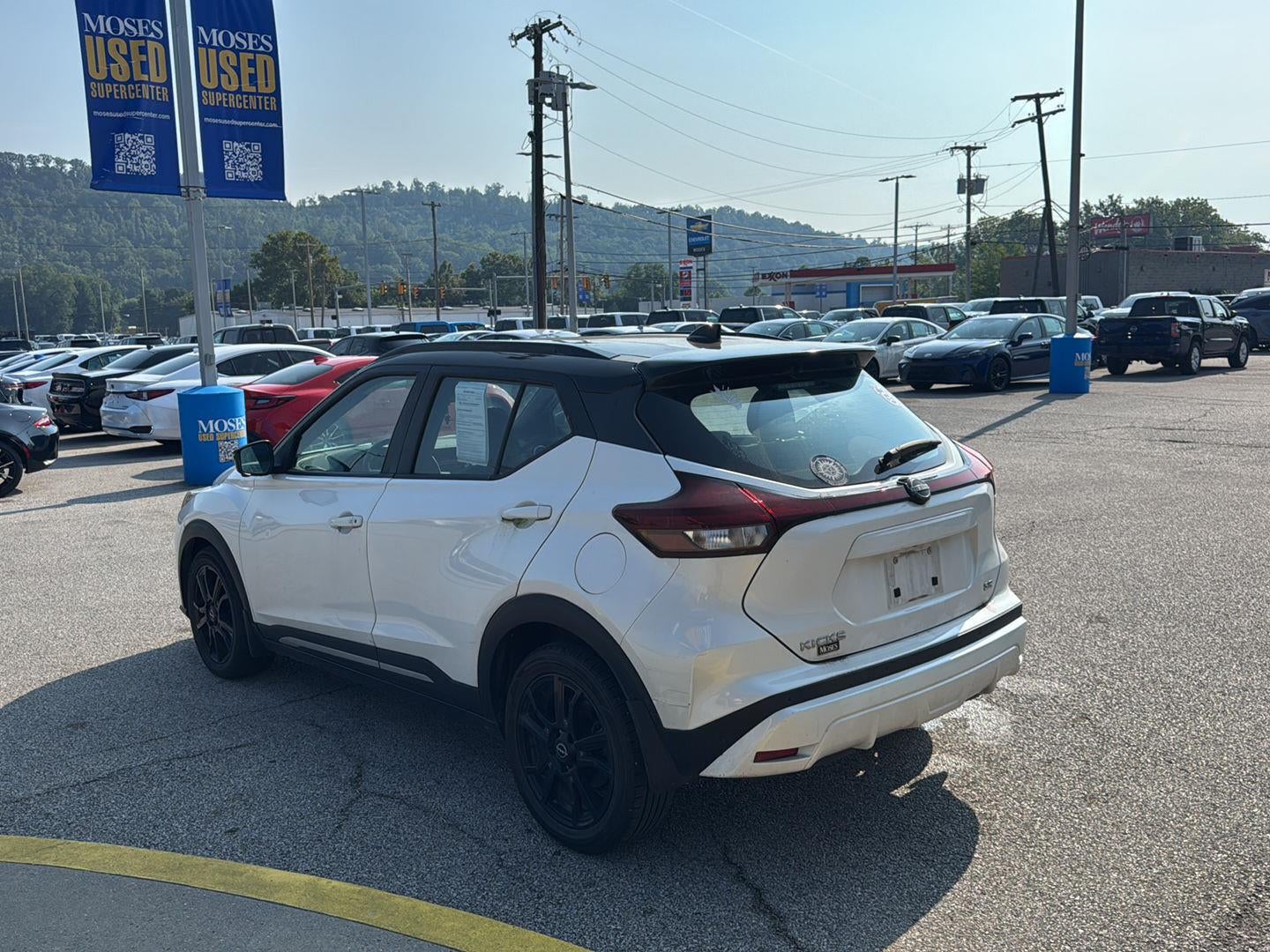 2022 Nissan Kicks SR