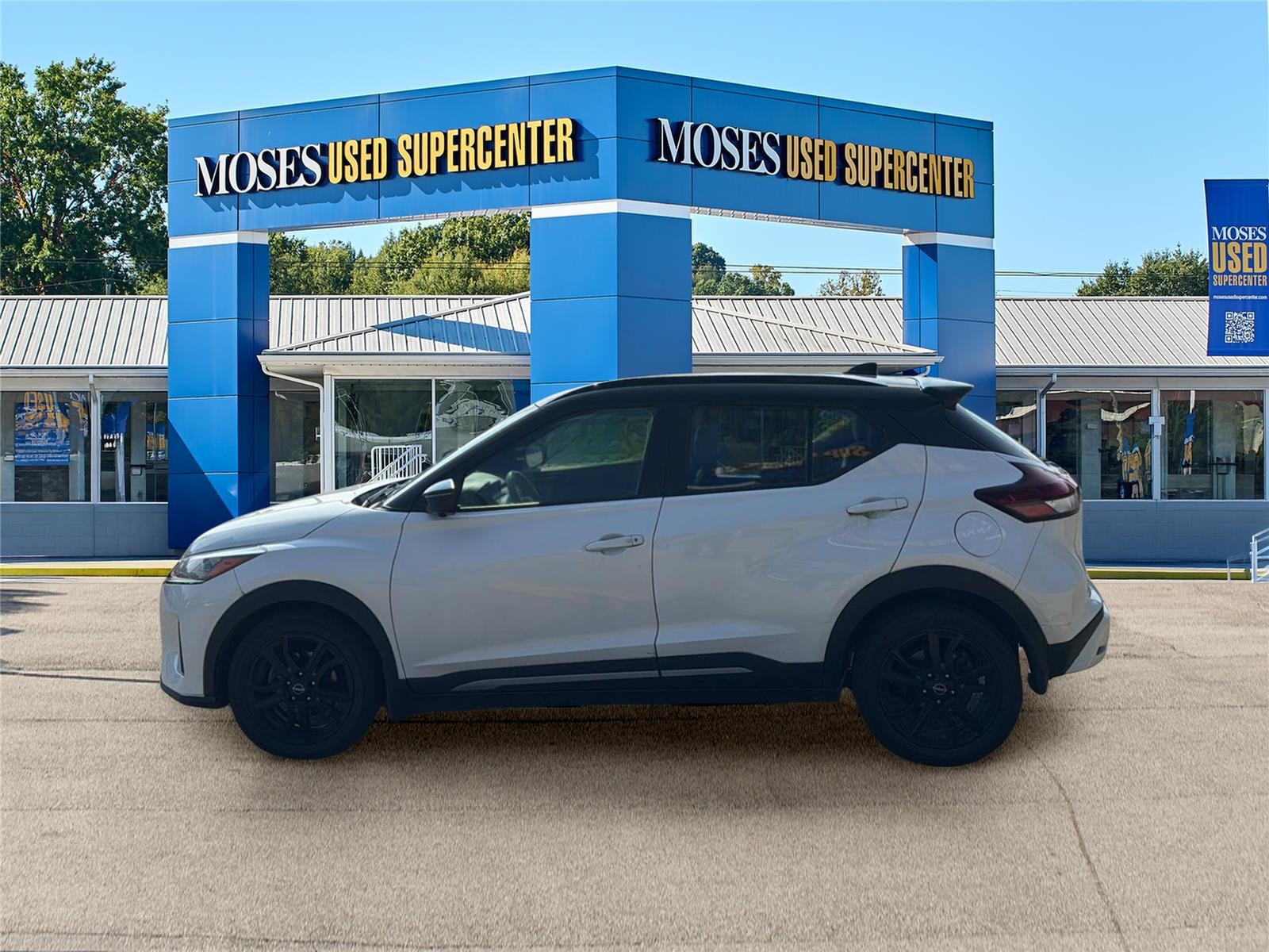 2022 Nissan Kicks SR