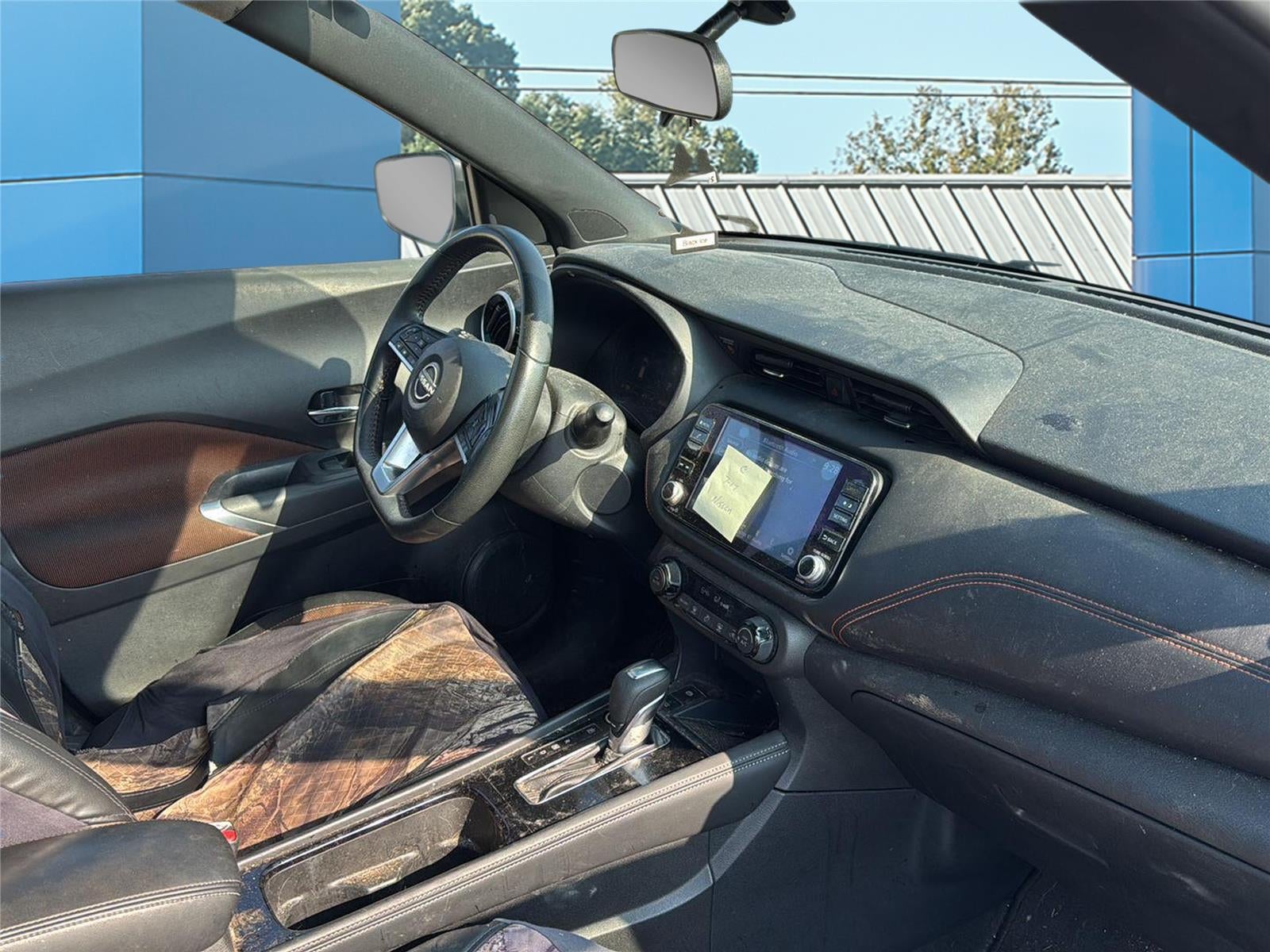 2022 Nissan Kicks SR