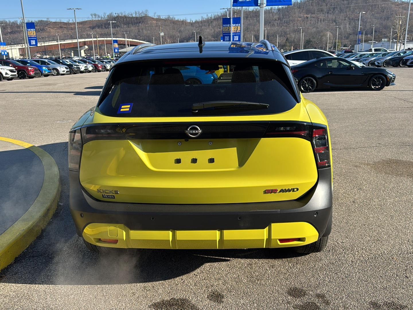 2025 Nissan Kicks SR