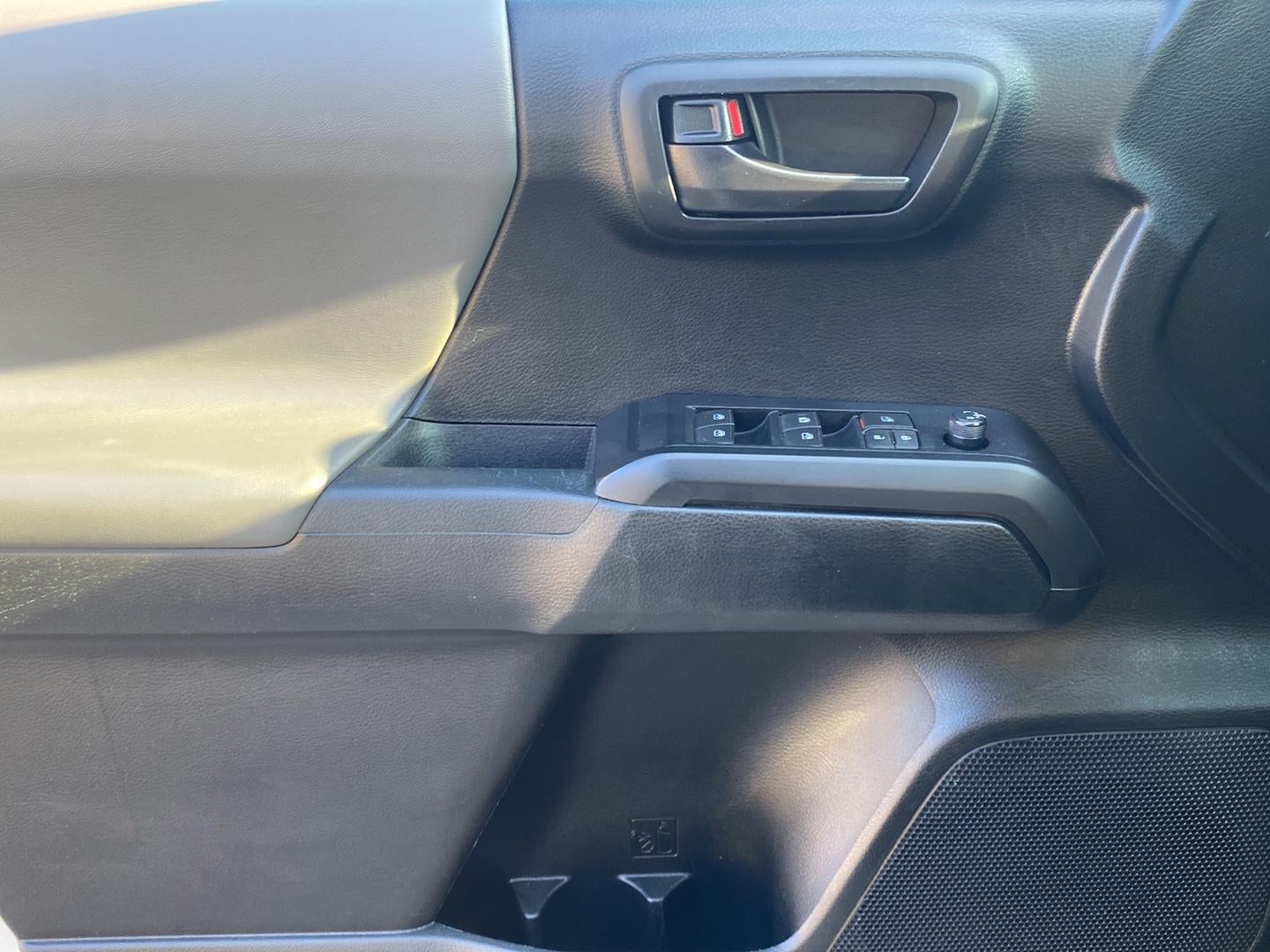 2022 Toyota Tacoma SR V6