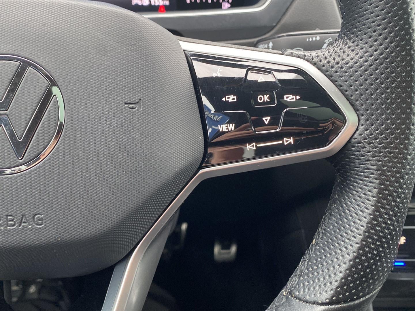 2022 Volkswagen Tiguan SE R-Line Black