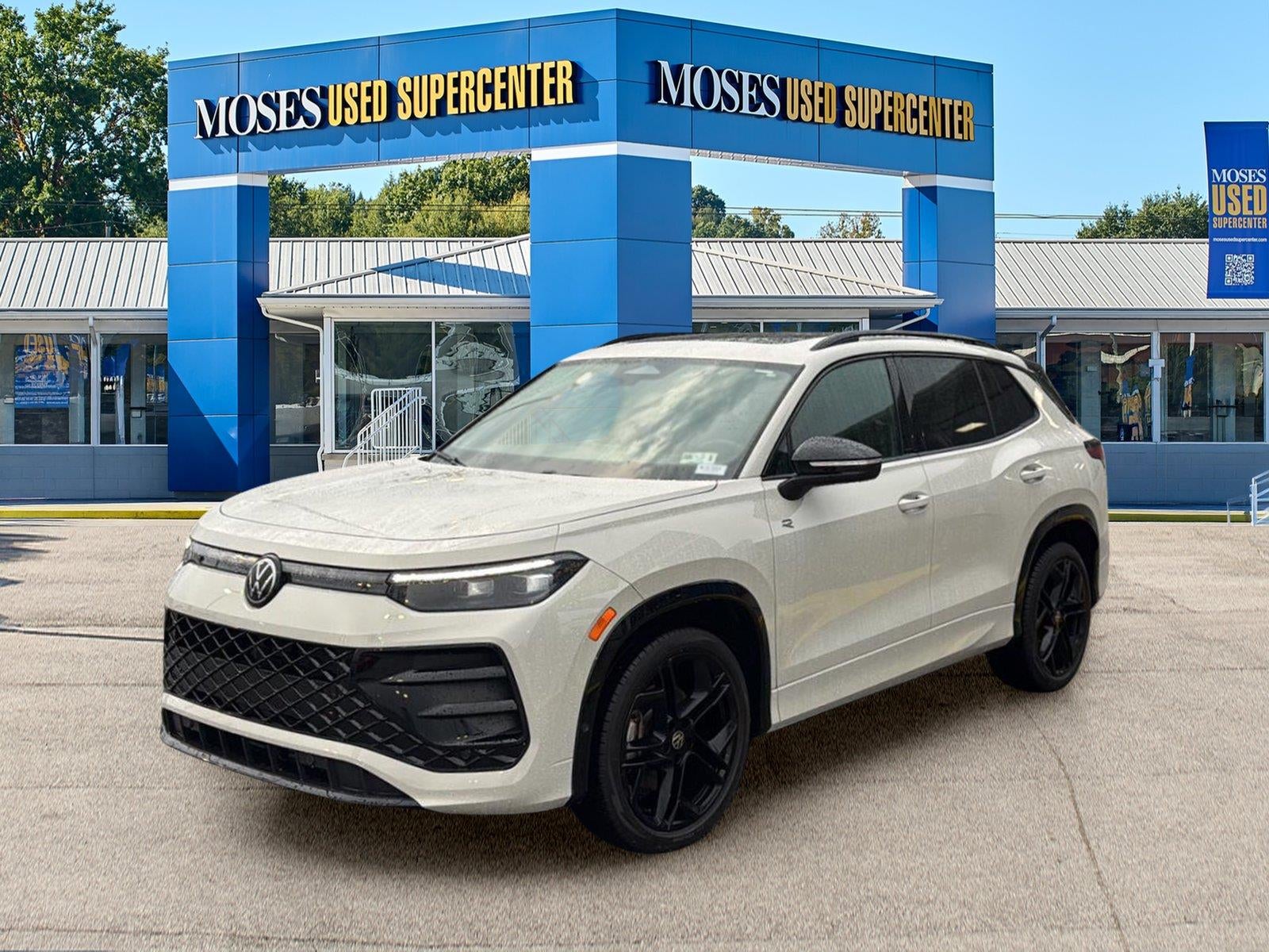 2025 Volkswagen Tiguan SE R-Line Black