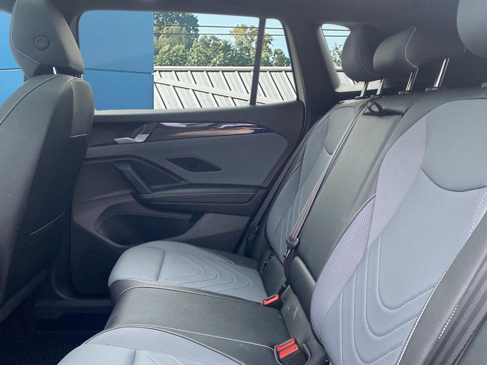 2025 Volkswagen Tiguan SE R-Line Black