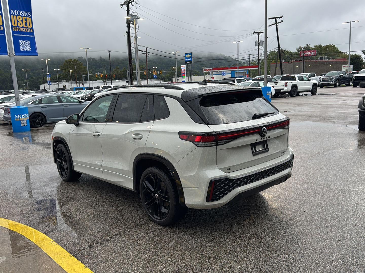 2025 Volkswagen Tiguan SE R-Line Black