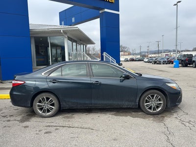 2017 Toyota Camry SE