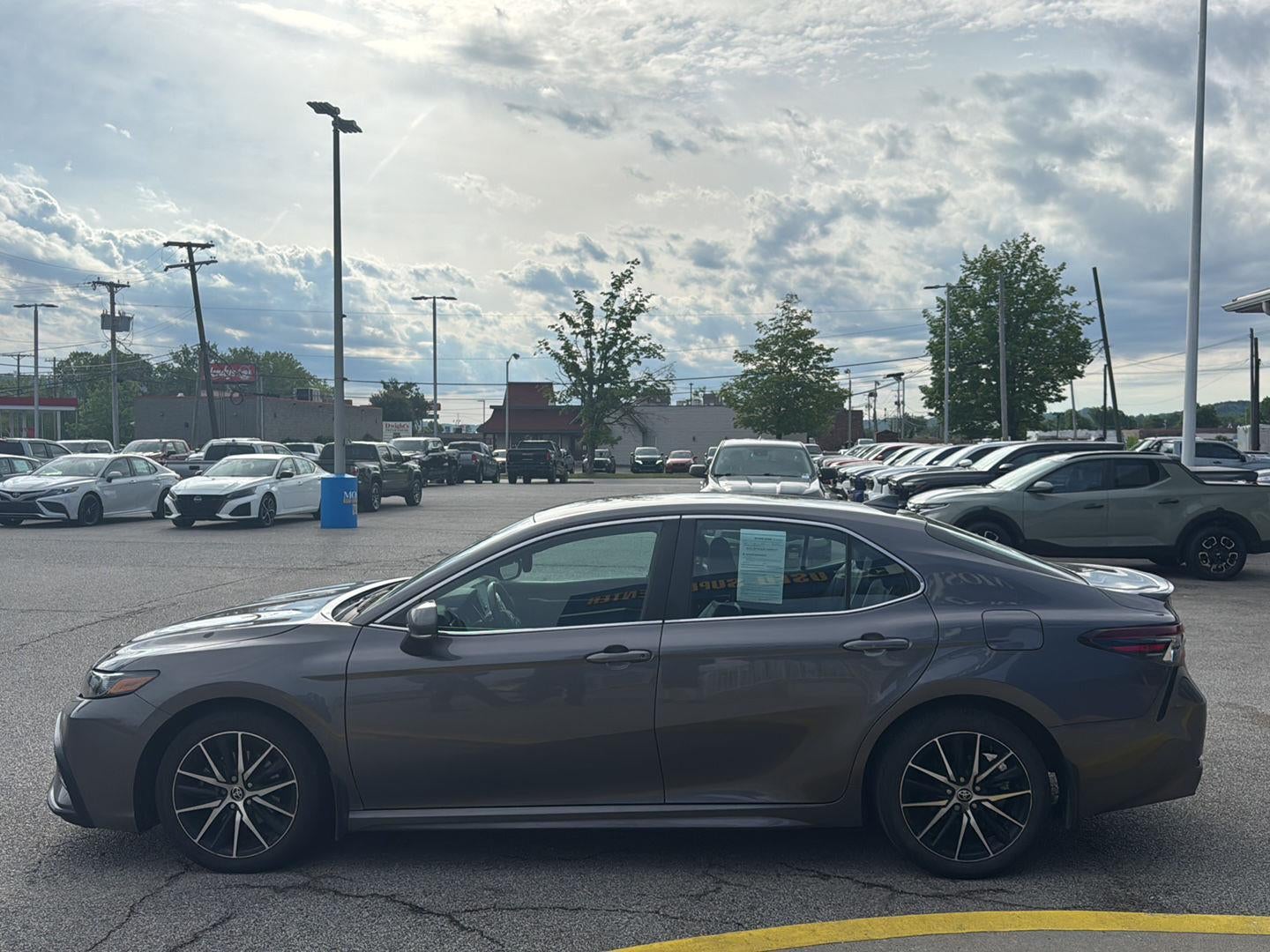 2023 Toyota Camry SE