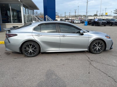 2022 Toyota Camry SE