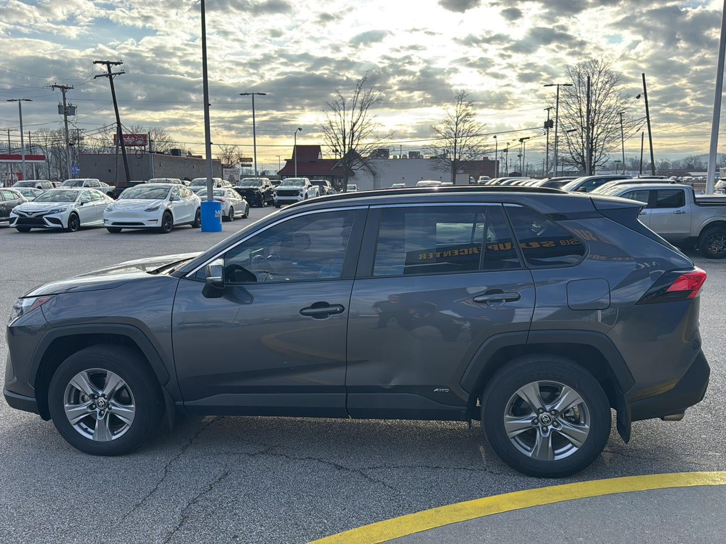 2023 Toyota RAV4 Hybrid XLE