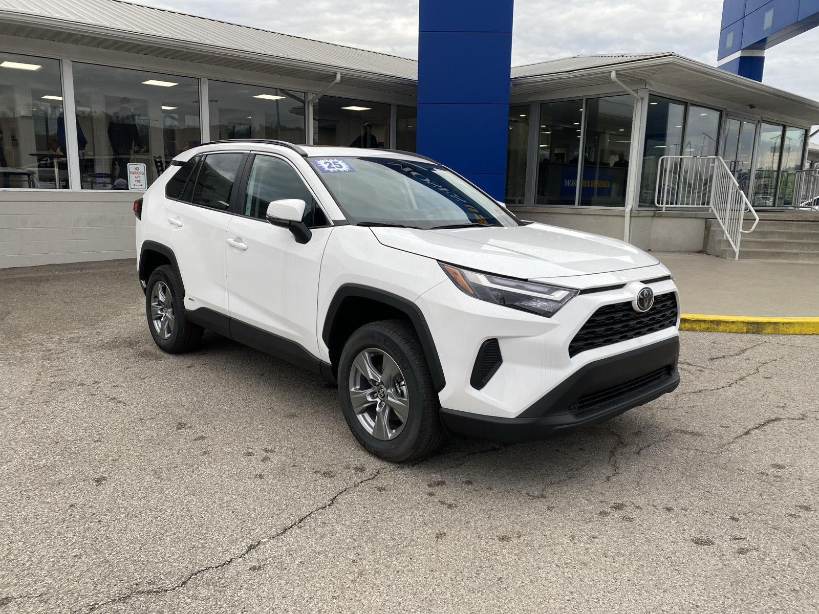 2025 Toyota RAV4 HYBRID XLE AWD