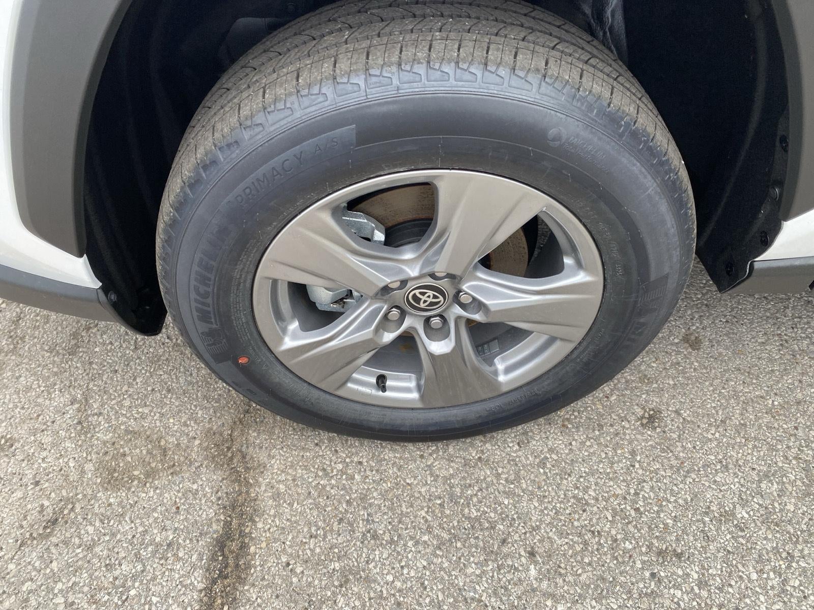 2025 Toyota RAV4 HYBRID XLE AWD