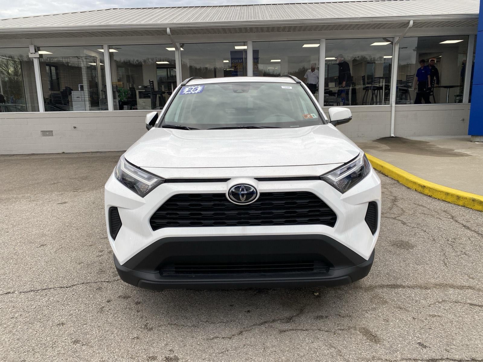 2025 Toyota RAV4 HYBRID XLE AWD