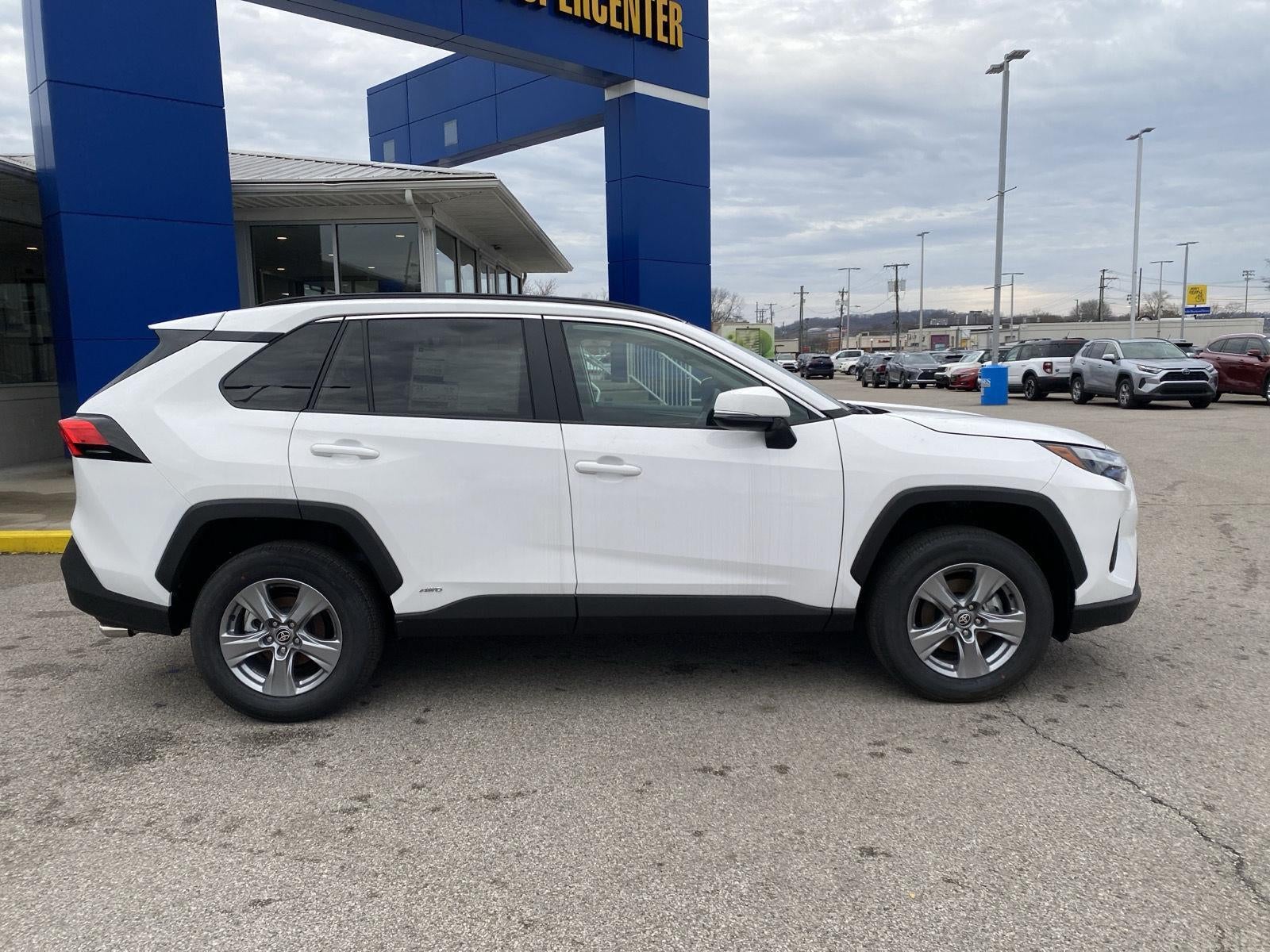 2025 Toyota RAV4 HYBRID XLE AWD