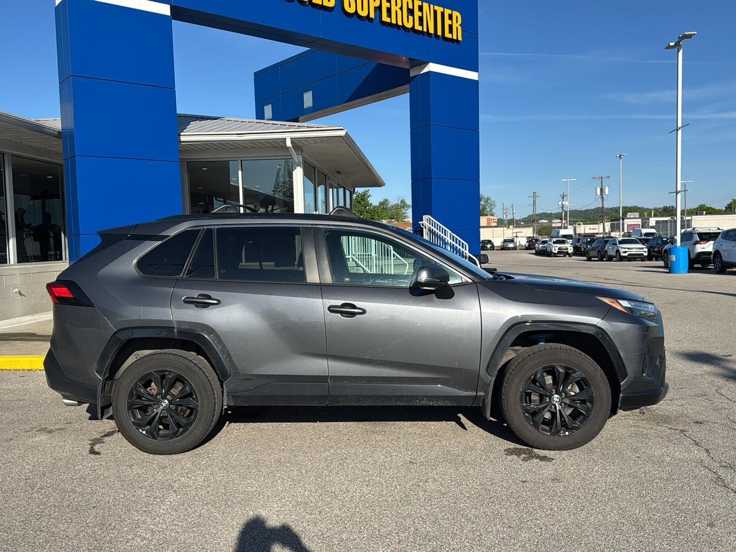 2022 Toyota RAV4 Hybrid SE