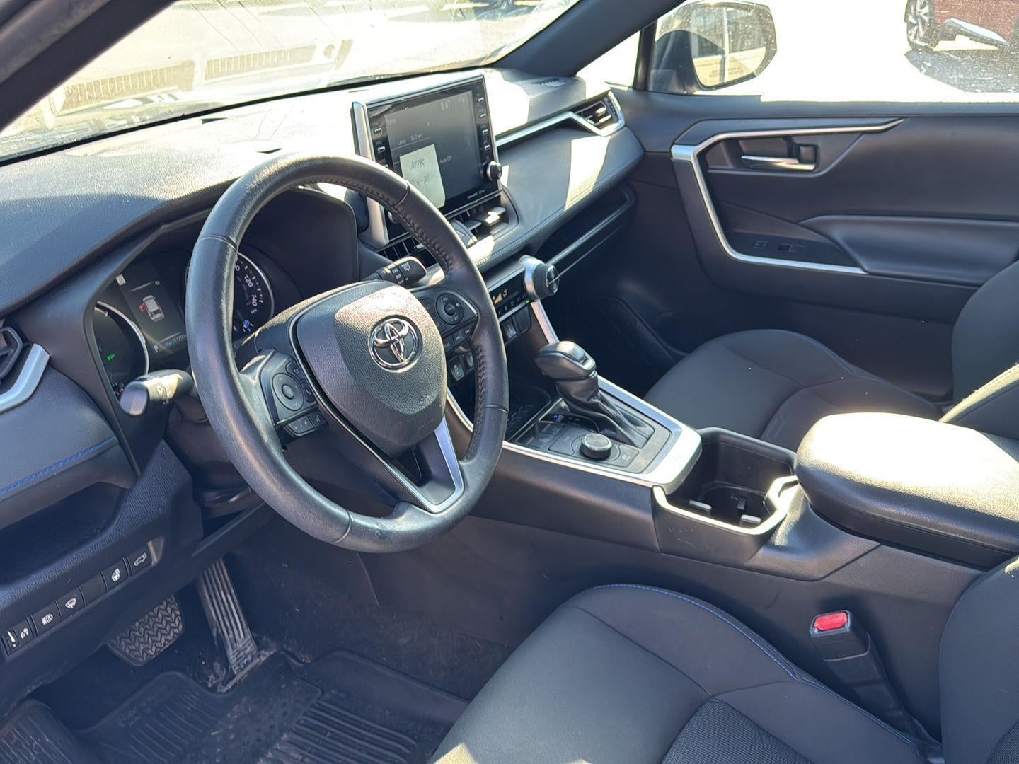 2022 Toyota RAV4 Hybrid SE