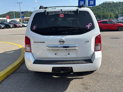 2011 Nissan Pathfinder LE