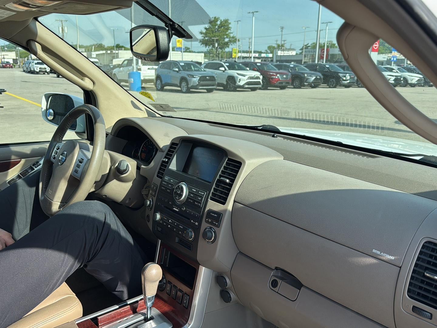 2011 Nissan Pathfinder LE