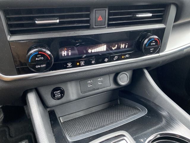 2025 Nissan Rogue SV