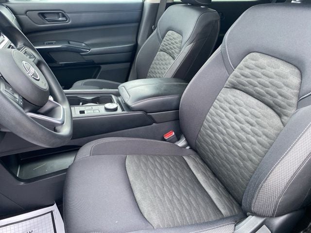 2023 Nissan Pathfinder S