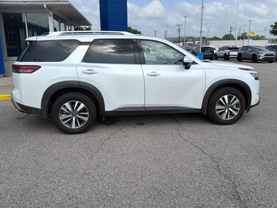 2025 Nissan Pathfinder SL