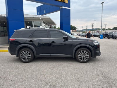2025 Nissan Pathfinder SL