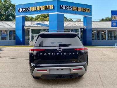 2025 Nissan Pathfinder SL