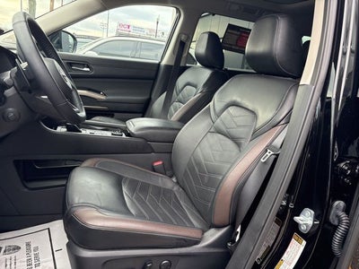2025 Nissan Pathfinder Platinum