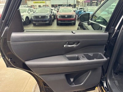 2025 Nissan Pathfinder Platinum