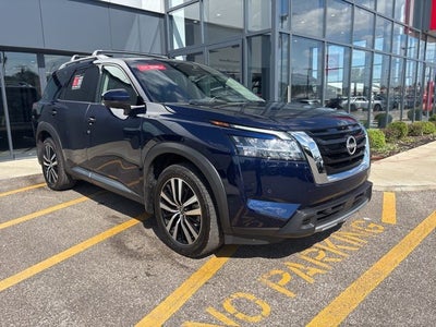 2024 Nissan Pathfinder Platinum