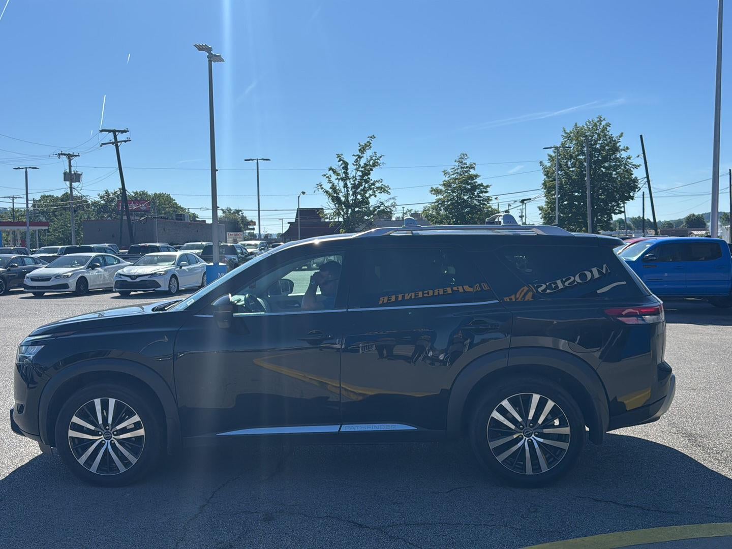 2022 Nissan Pathfinder Platinum