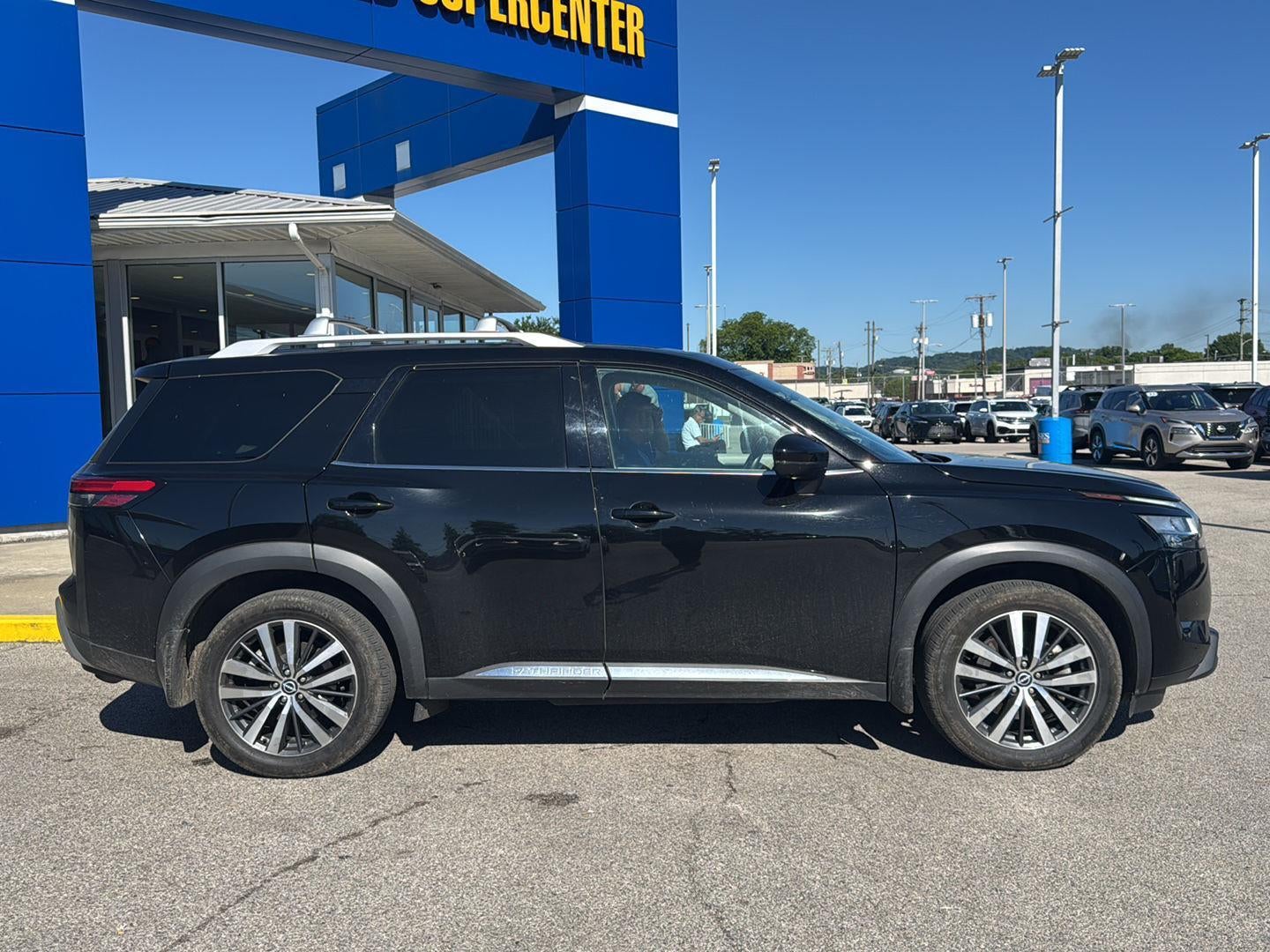2022 Nissan Pathfinder Platinum