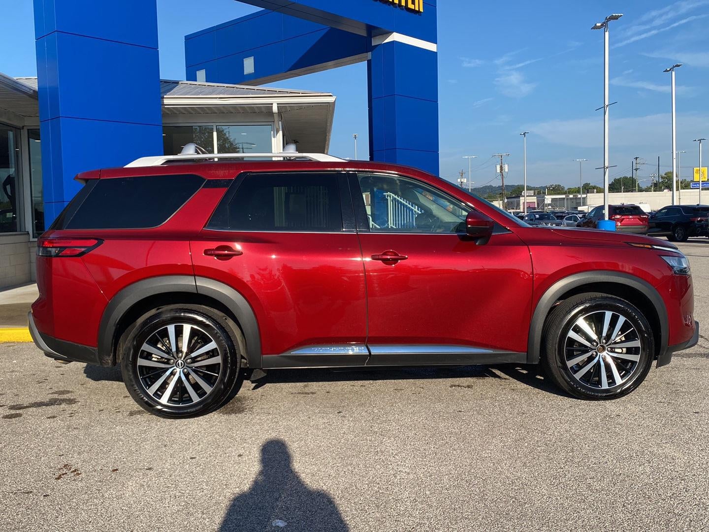 2023 Nissan Pathfinder Platinum