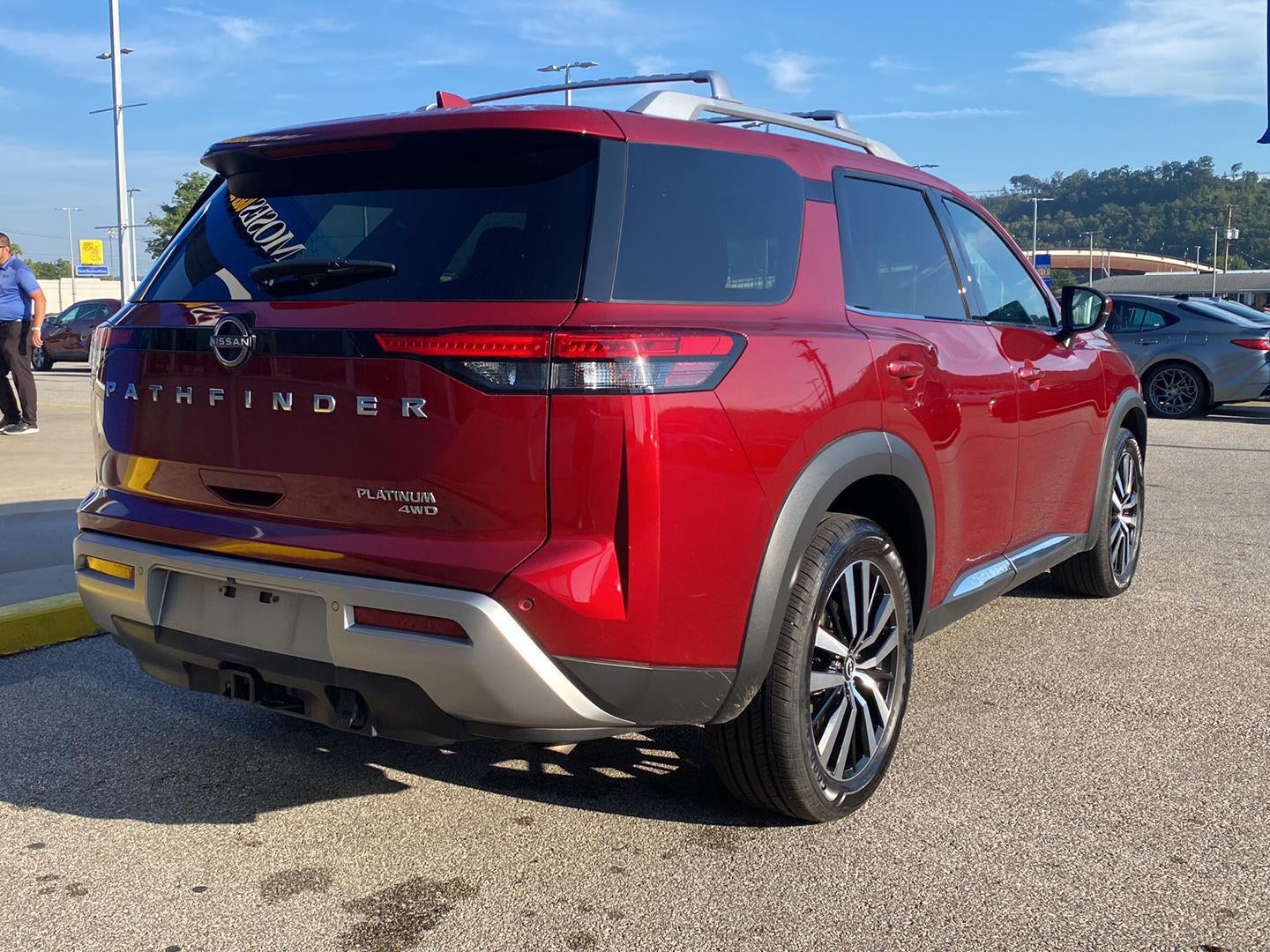 2023 Nissan Pathfinder Platinum