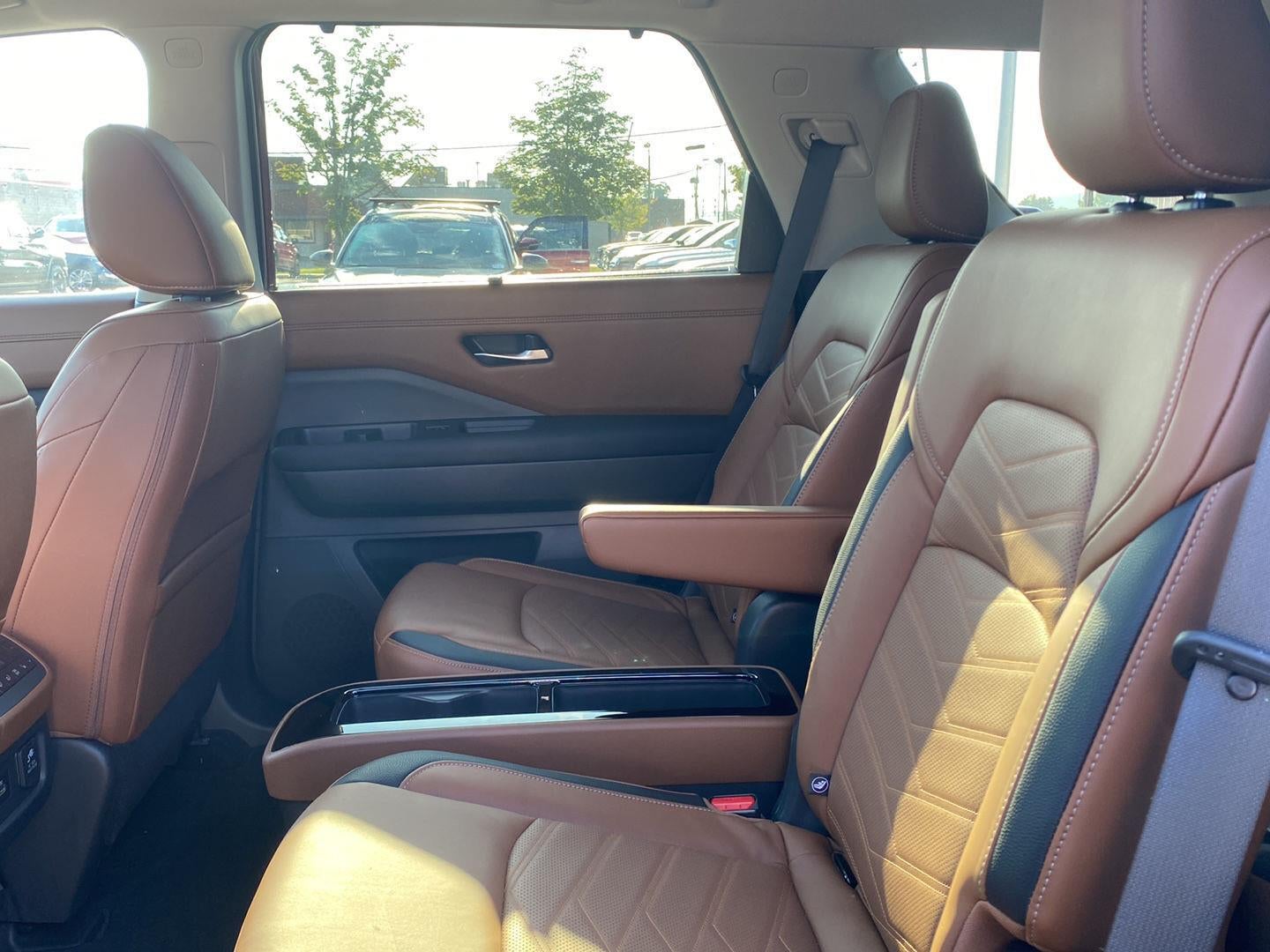 2023 Nissan Pathfinder Platinum