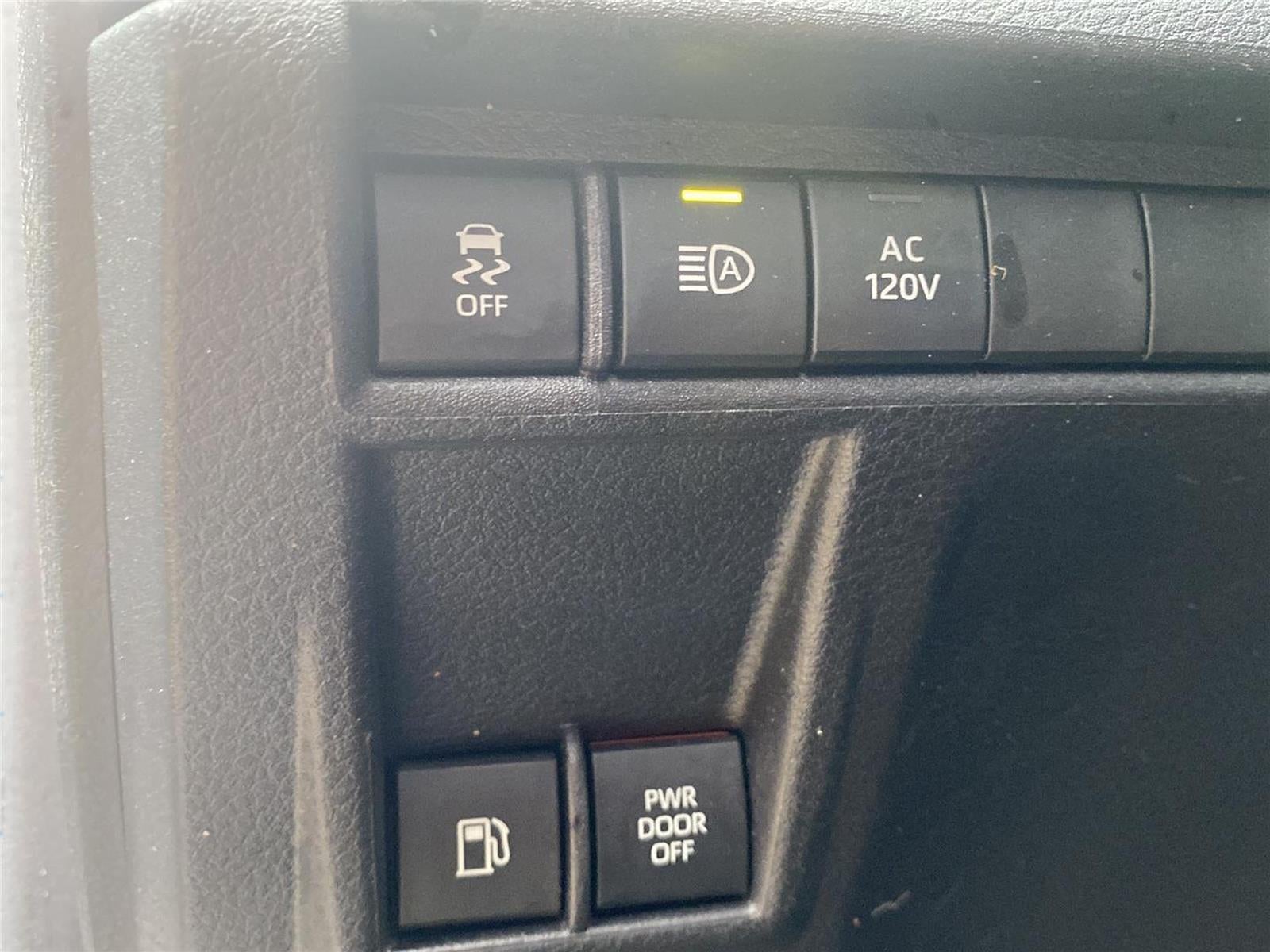 2025 Toyota Sienna XSE 7-Passenger