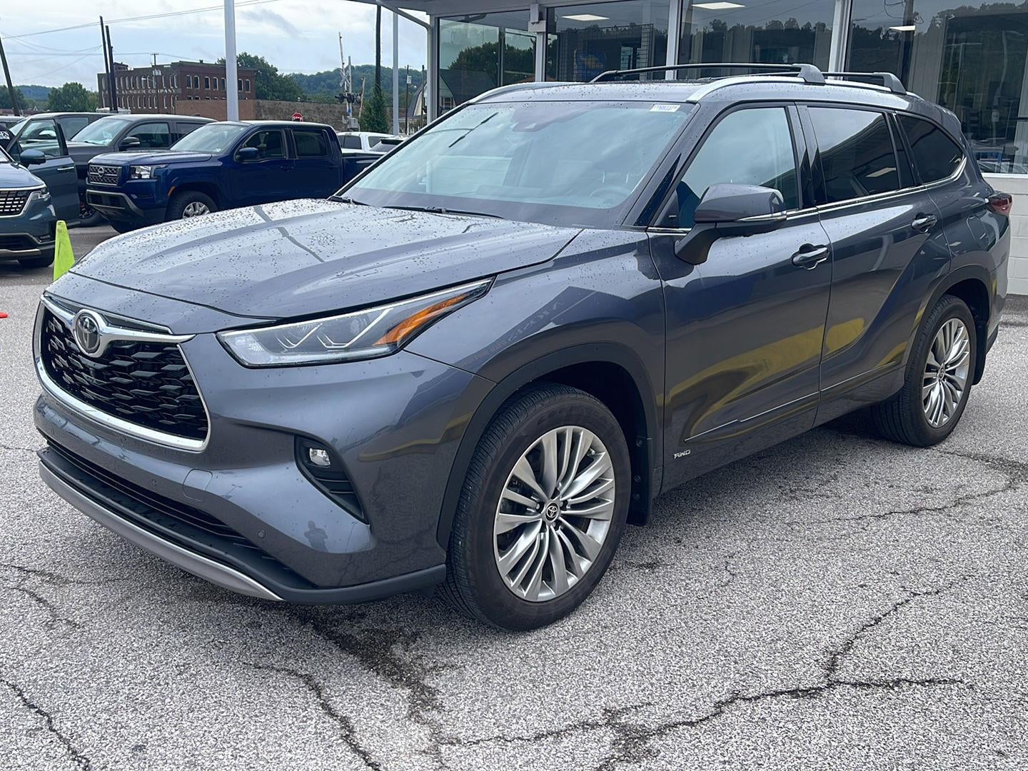 2025 Toyota Highlander Hybrid Platinum